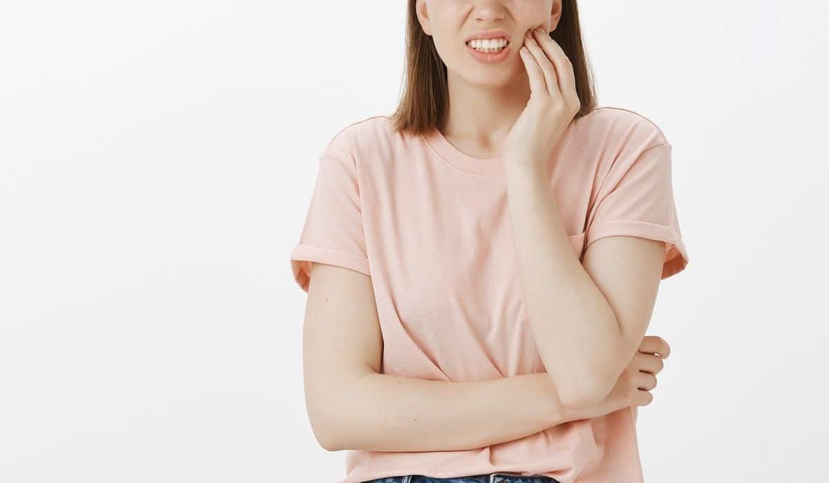 Consecuencias de rechinar los dientes por bruxismo dental