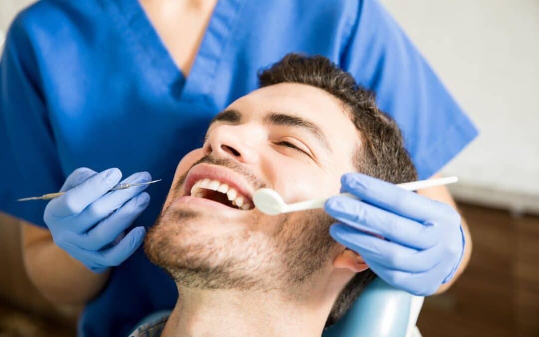 La diferencia entre un dentista y maxilofacial